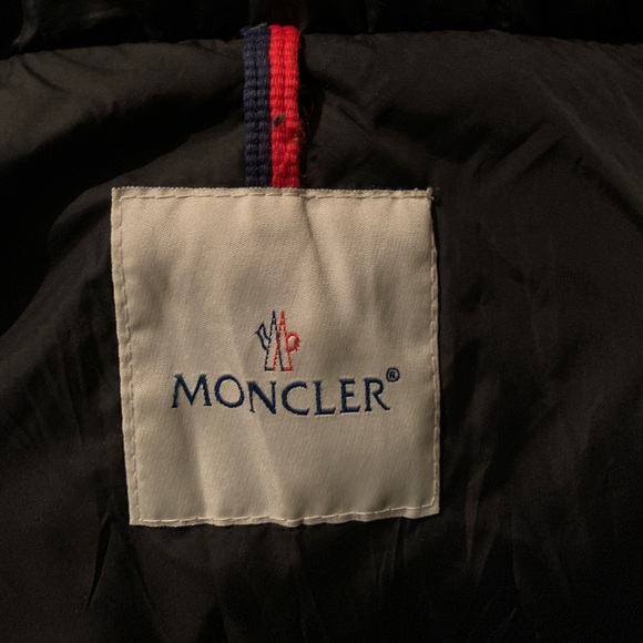 MONCLER Down Coat hooded puffy - Picture 4 of 8